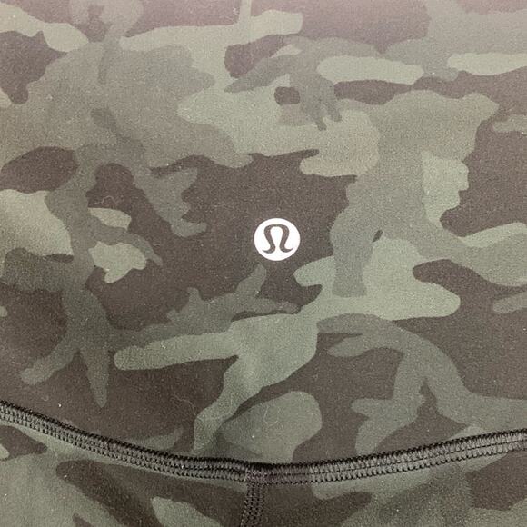 Lululemon womens size 8 wunder under crop leggings camo black soot athletic gym - Picture 2 of 7